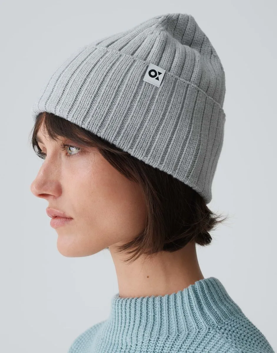 Adela cap