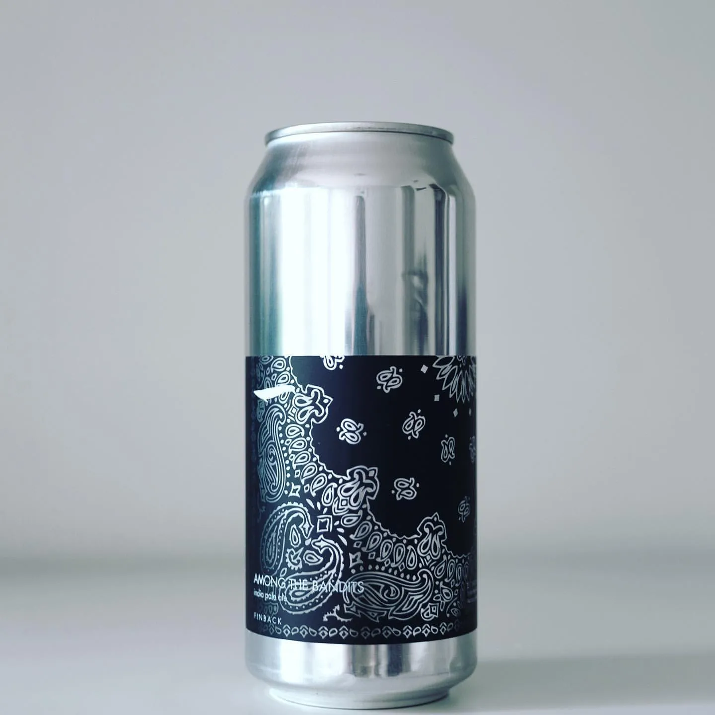 Finback Among The Bandits Can 473ml　フィンバック アマング ザ バンディッツ　※お一人様１本まで、その他の商品と合わせて合計で4本以上のご購入をお願い致します