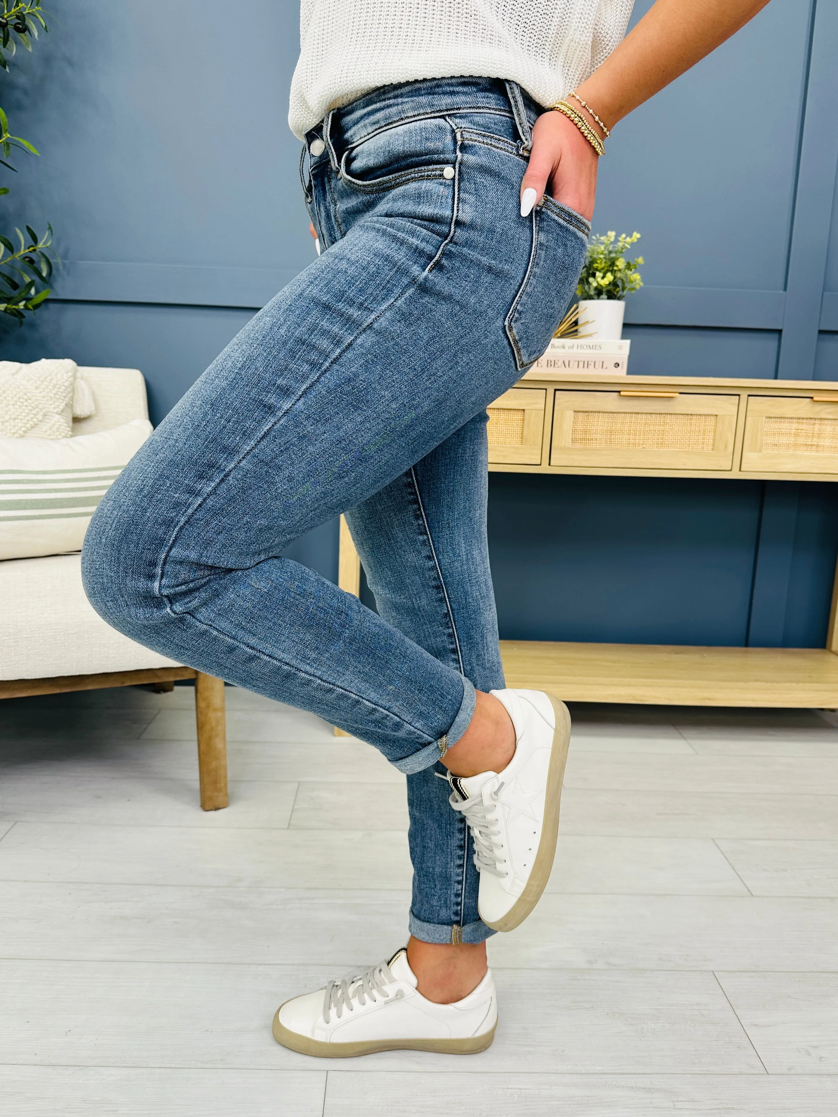 Judy Blue Instant Classic Slim Fit Jeans in Reg/Curvy