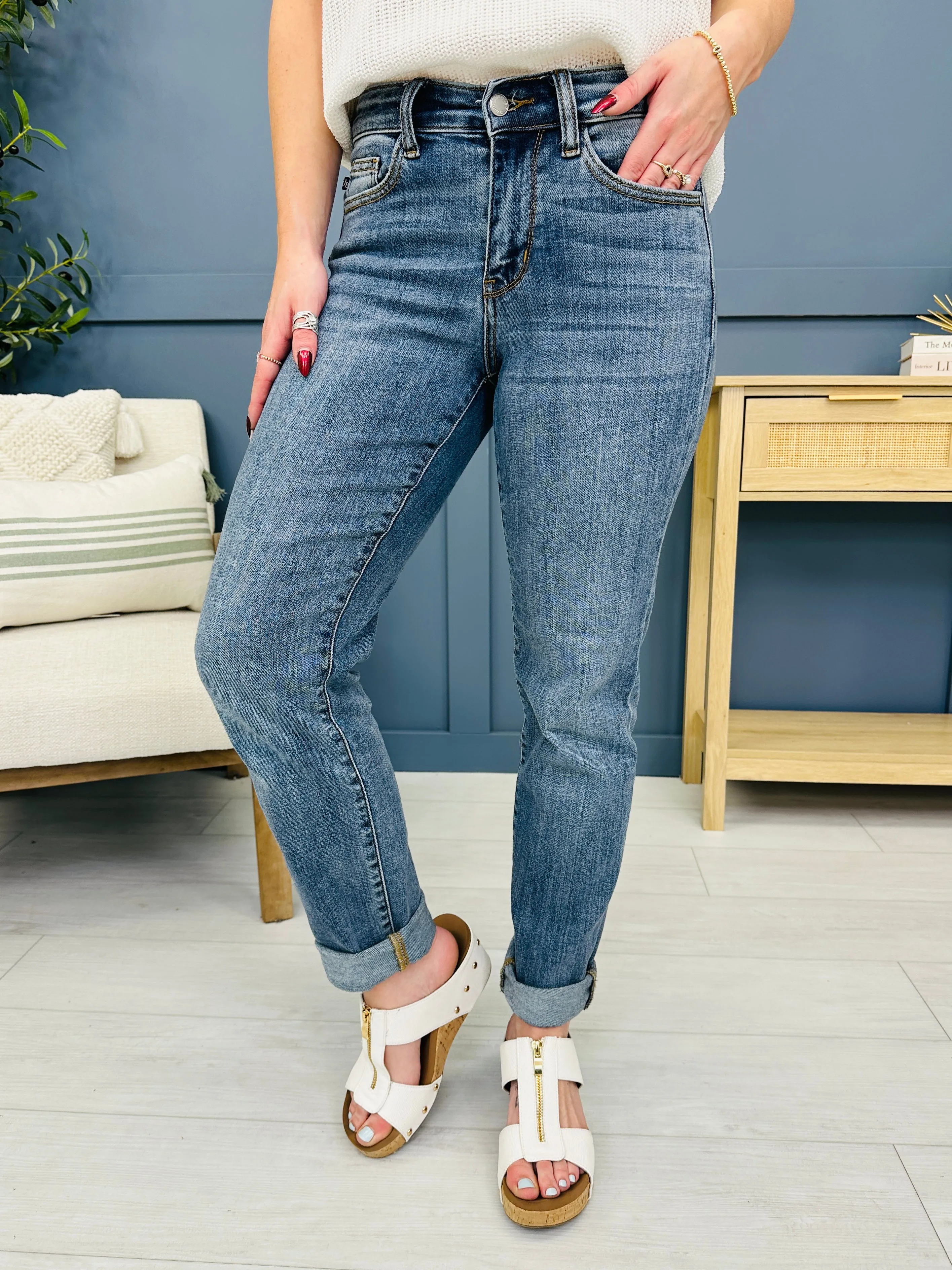 Judy Blue Instant Classic Slim Fit Jeans in Reg/Curvy