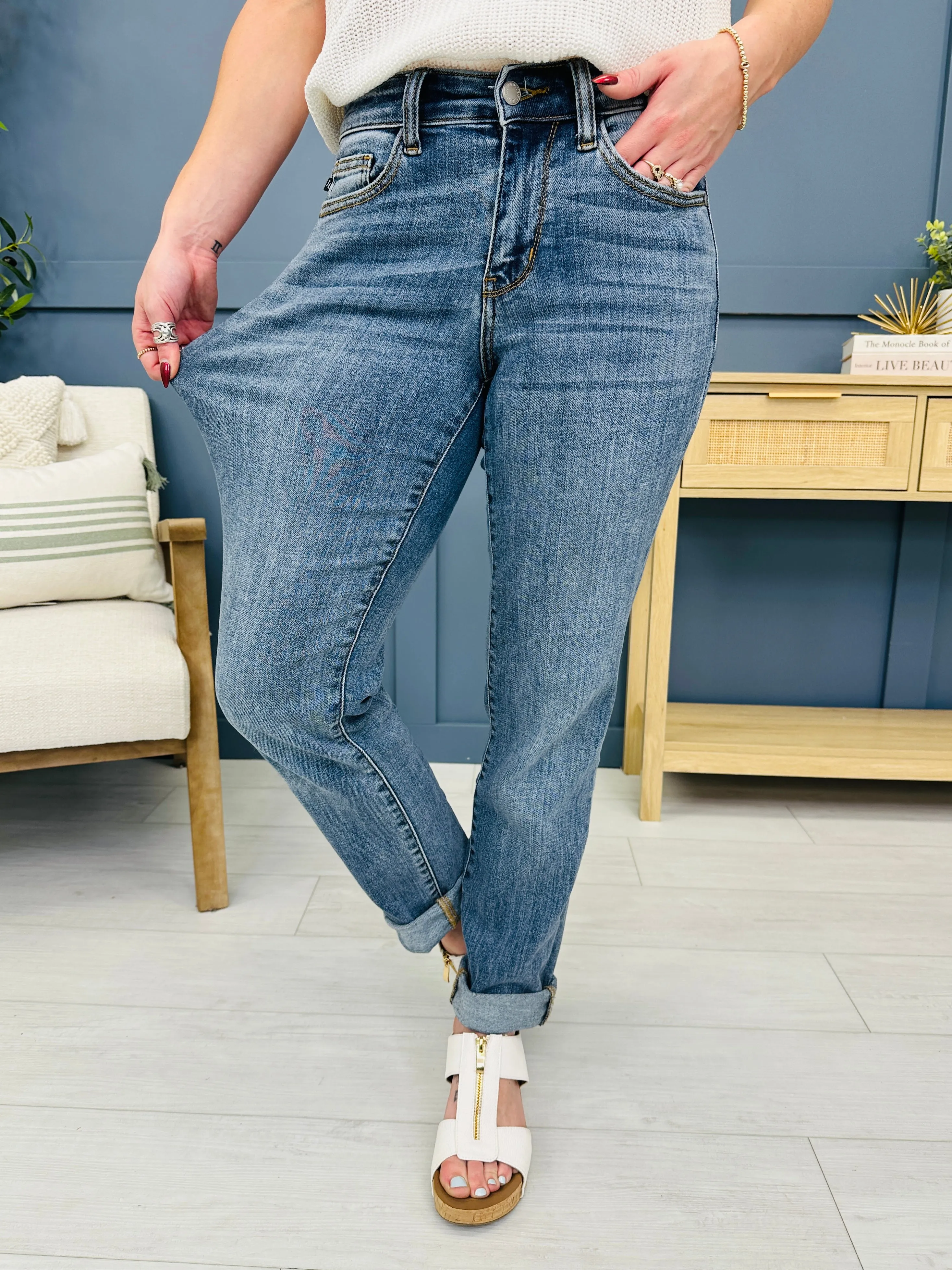 Judy Blue Instant Classic Slim Fit Jeans in Reg/Curvy
