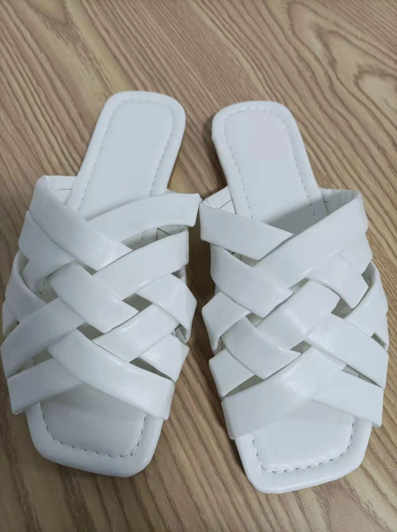 Summer Casual Outdoor Leather Flat Women Slippers...